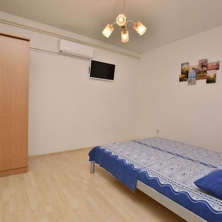 Apartment Dijo I Примоштен Екстер'єр фото