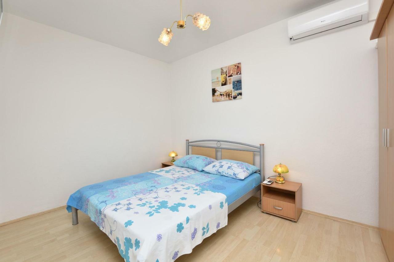 Apartment Dijo I Примоштен Екстер'єр фото