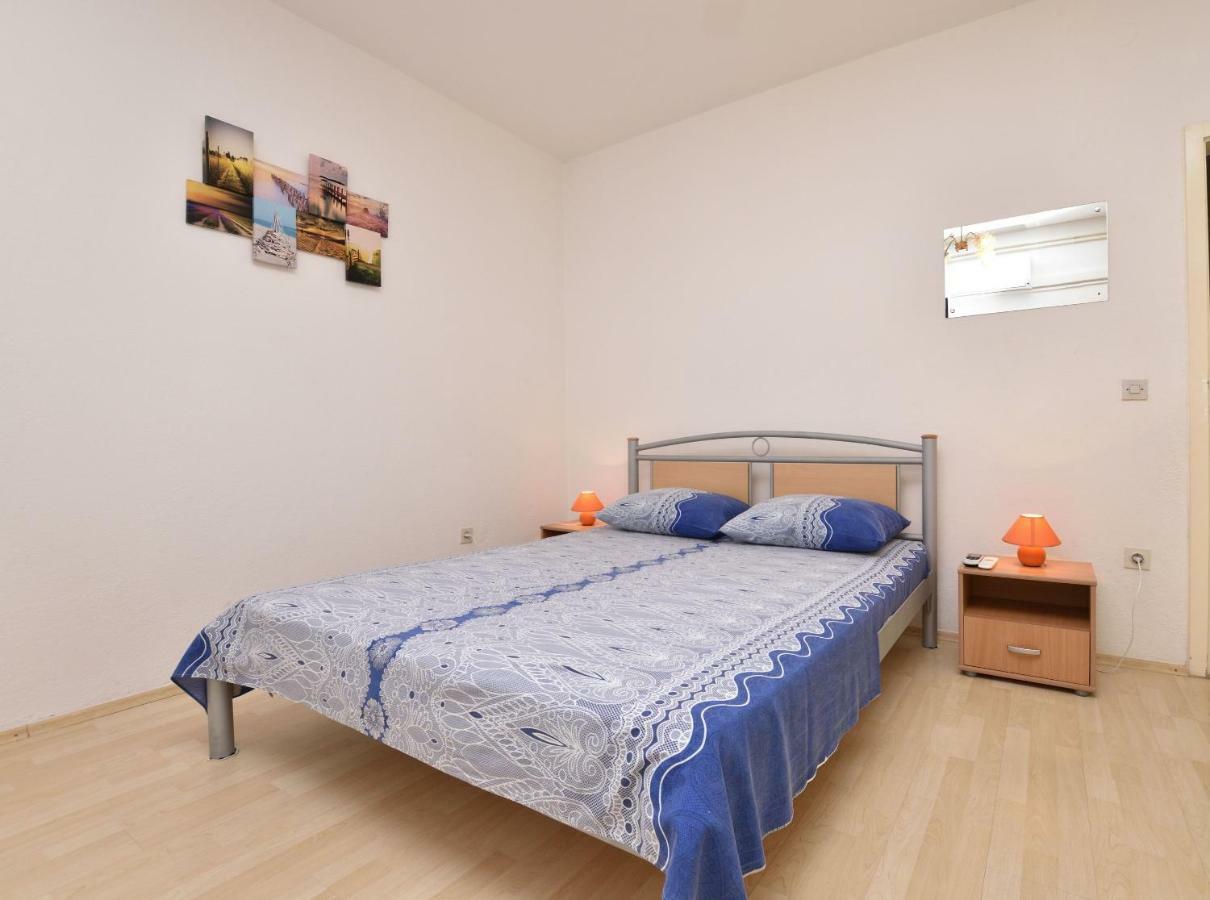 Apartment Dijo I Примоштен Екстер'єр фото