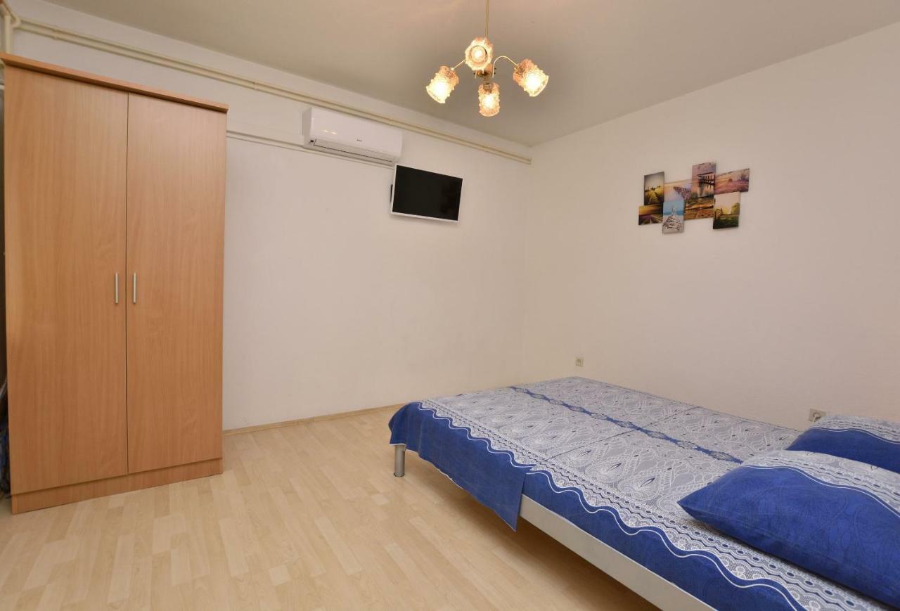 Apartment Dijo I Примоштен Екстер'єр фото
