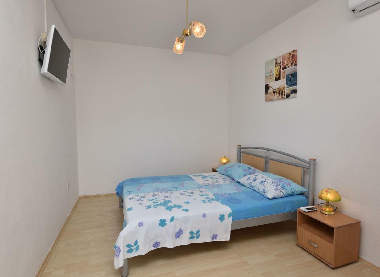 Apartment Dijo I Примоштен Екстер'єр фото