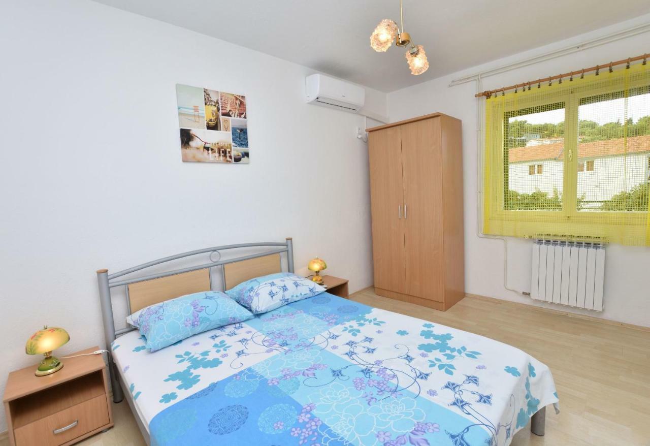 Apartment Dijo I Примоштен Екстер'єр фото